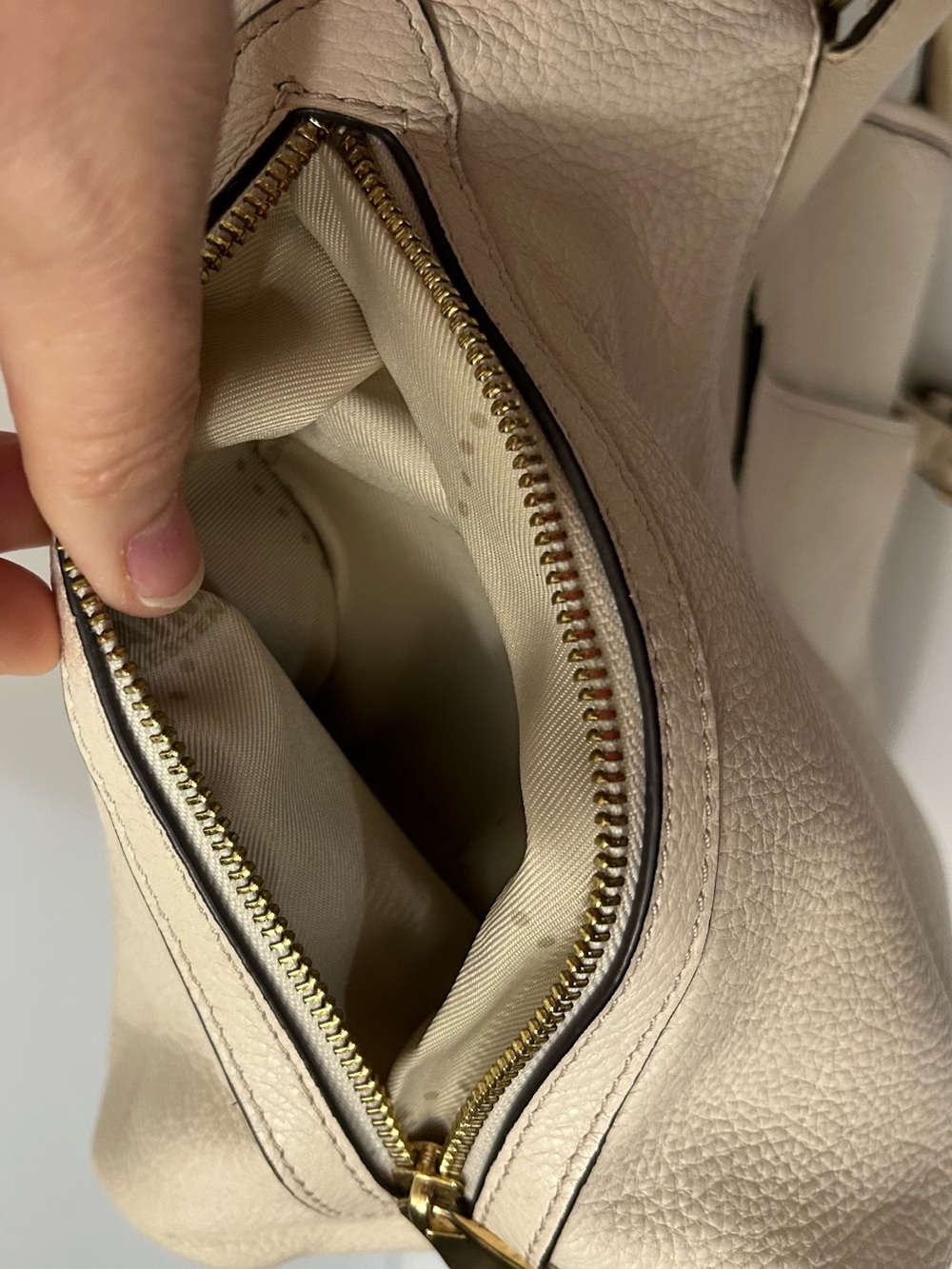 Aimee Kestenberg Pebbled Cream Leather Satchel/Crossbody with Gold Hardware - Picture 12 of 16